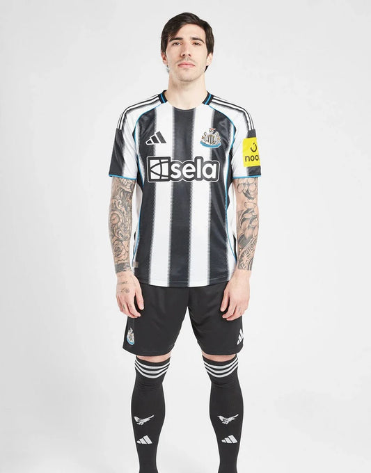 NEWCASTLE UNITED FC 2025/26 HOME KIT