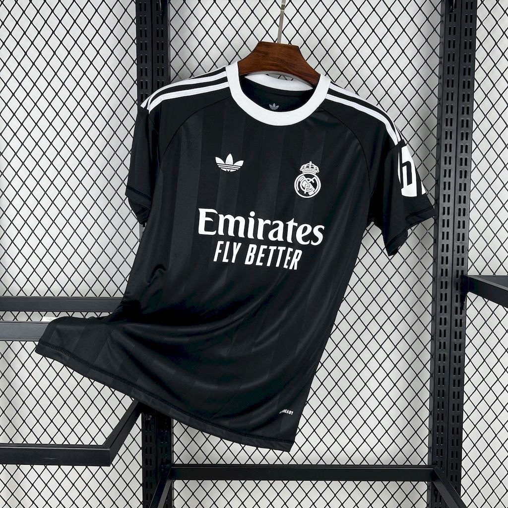Real Madrid 2025/26 Black Special Edition Jersey