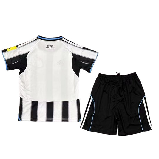 NEWCASTLE UNITED F.C 2025/26 YOUTH HOME FULL KIT